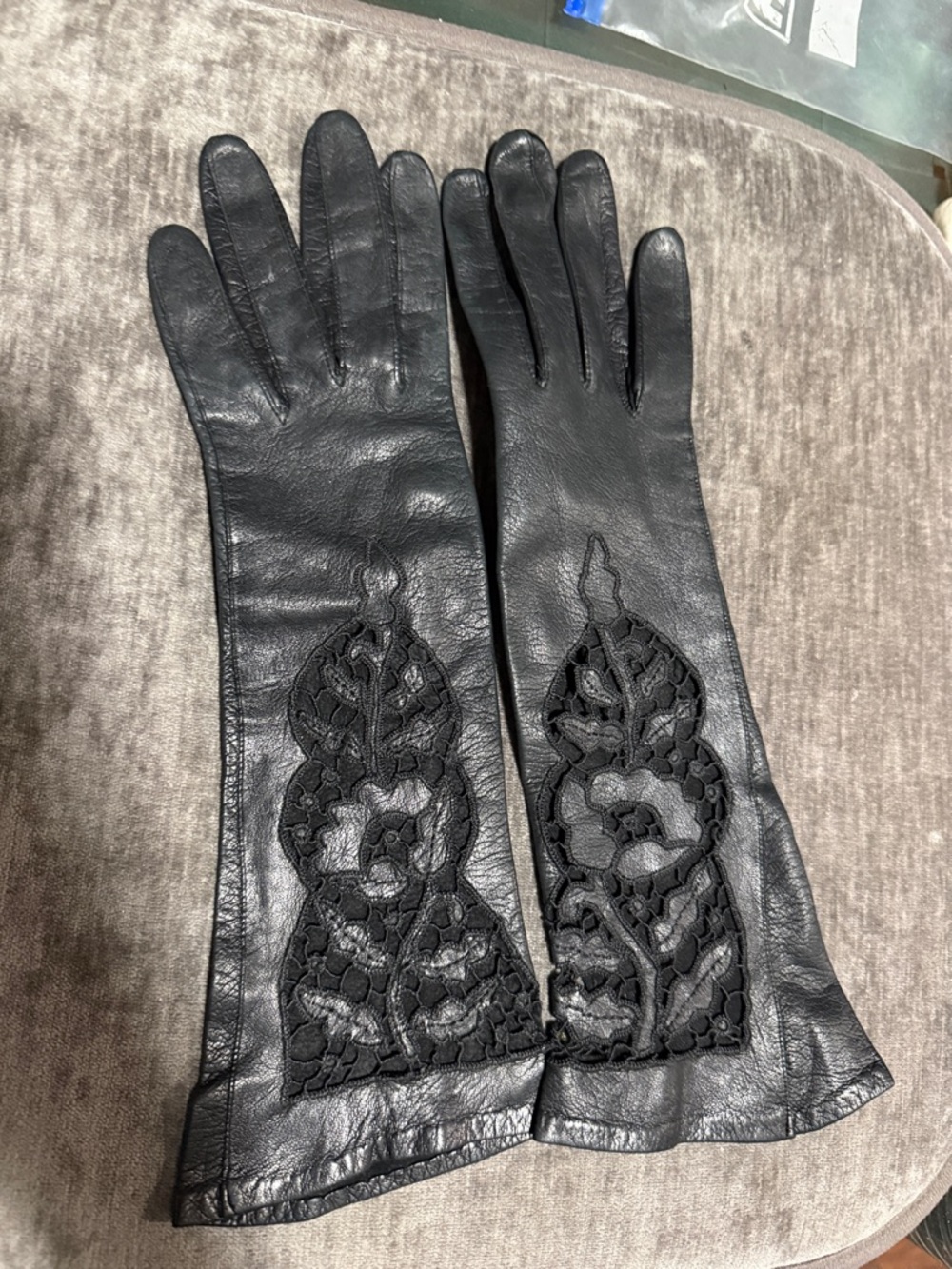 Black Leather Gloves with Lace Inset – Women’s Elegant Gloves - Picture 2 of 7
